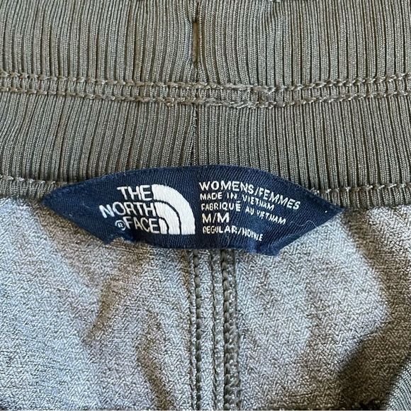 The North Face Shorts - Picture 4 of 4